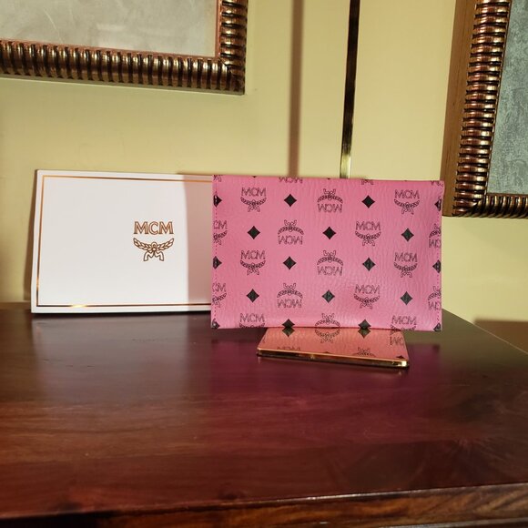 MCM Pink Visetos Envelope Clutch with Box and Chain - Picture 4 of 7